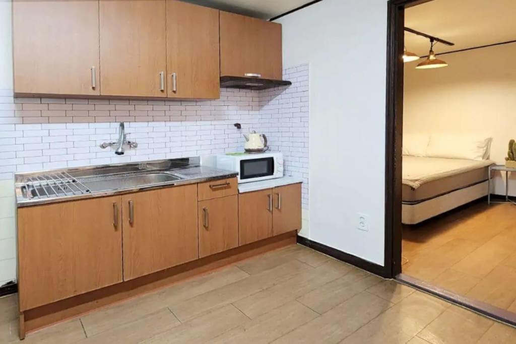 K-1 Hongdae Yeontral Park Apartment *